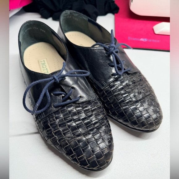 Trotters Shoes - TROTTERS “Lila”” Women’s BLACK Leather Woven Toe Oxfords Sz 8WW